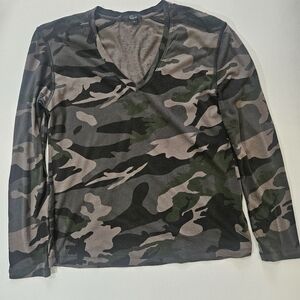 Rails Camo T-Shirt Womens Small The Cami Forrest Green Black Grey